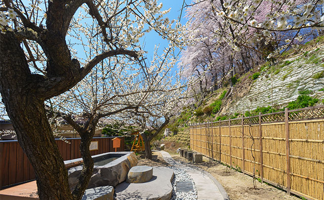 上杉の御湯 御殿守 花見の足湯のイメージ