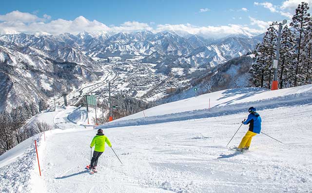 東京駅から新幹線で最速74分！冬は「GALA湯沢スキー場」でウィンタースポーツを存分に楽しもう！