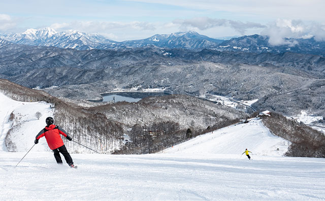 春スキーなら冬が終わっても滑れる！春スキーをするときのポイントやおすすめのスキー場を紹介のイメージ