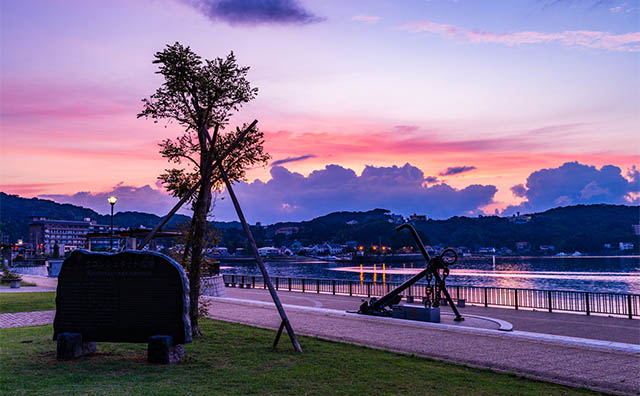 下田港の朝焼け
