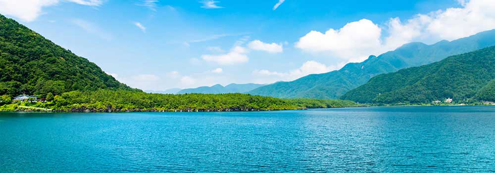 澄み切った空気が気持ち良い！多彩な自然の表情を楽しむ富士五湖めぐりのイメージ