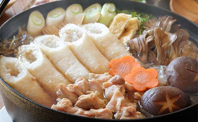 せんべい汁や芋煮、じゃじゃ麺など！東北のご当地グルメに舌鼓を打つ