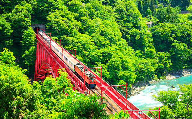 黒部峡谷トロッコ電車