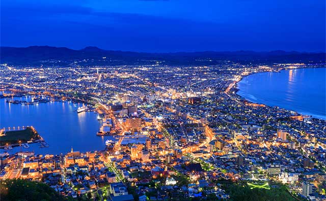 世界三大夜景が見られる函館でロマンティックなひとときを。夜景スポットを紹介の記事イメージ