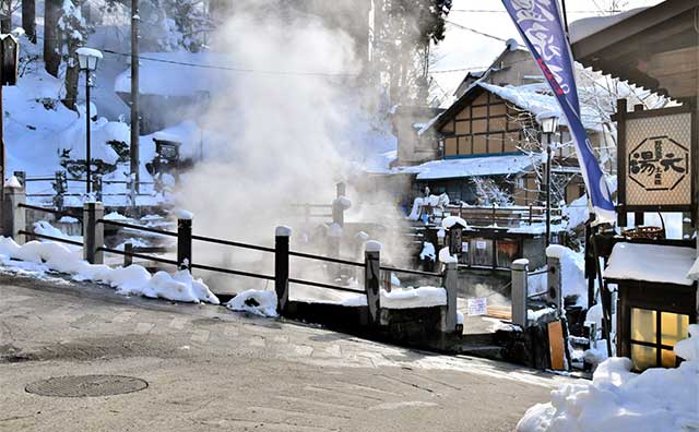 野沢温泉　温泉街のイメージ