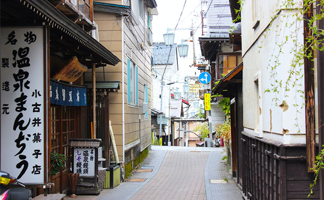 渋温泉街の食べ歩きグルメのイメージ