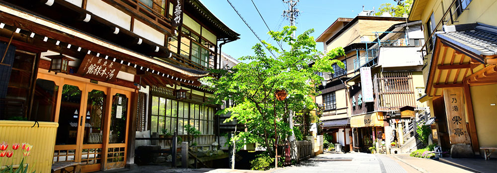 渋温泉街で九湯めぐりをしよう！地獄谷野猿公苑でお猿さんにも会える！？