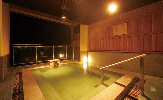 翠玉の湯 佐取館　露天風呂のイメージ