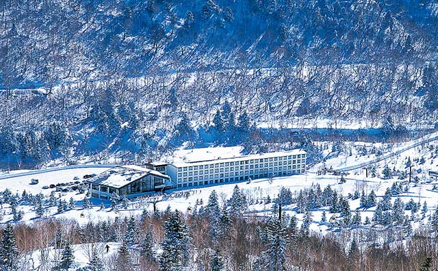 志賀高原プリンスホテル　東館　全景