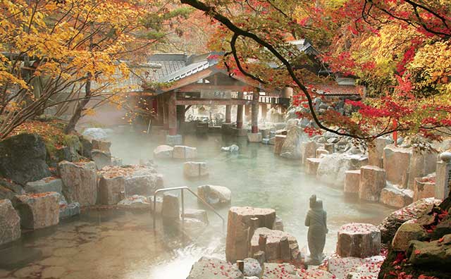 【宝川温泉】宝川温泉 汪泉閣　露天「摩訶の湯」