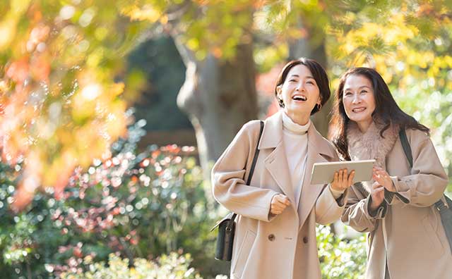 【50代】上品さと快適さを両立するエレガントスタイル