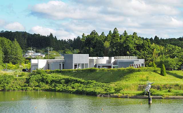 市原湖畔美術館（千葉県）