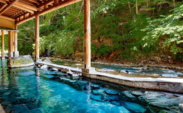 四万やまぐち館　露天風呂