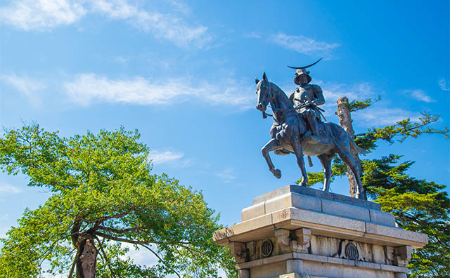 伊達政宗騎馬像