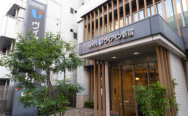 ヴィアイン新宿　玄関