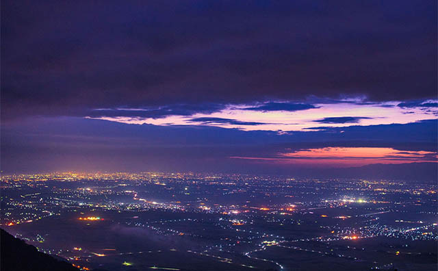 越後平野の夜景