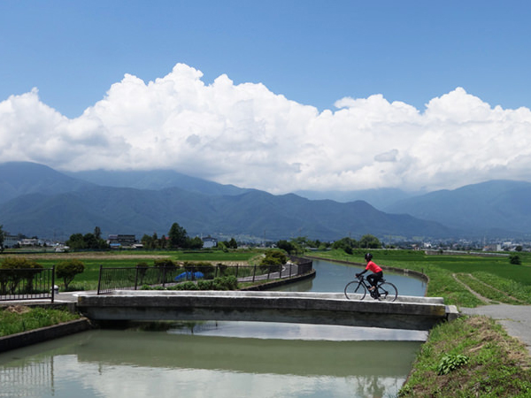 憧れの安曇野へロードバイク旅。壮大な北アルプスを駆け抜ける！のイメージ