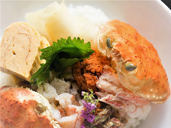せいこ丼、刺し身、浜ゆで…越前がに解禁！カニを食べ尽くす福井の旅の記事イメージ