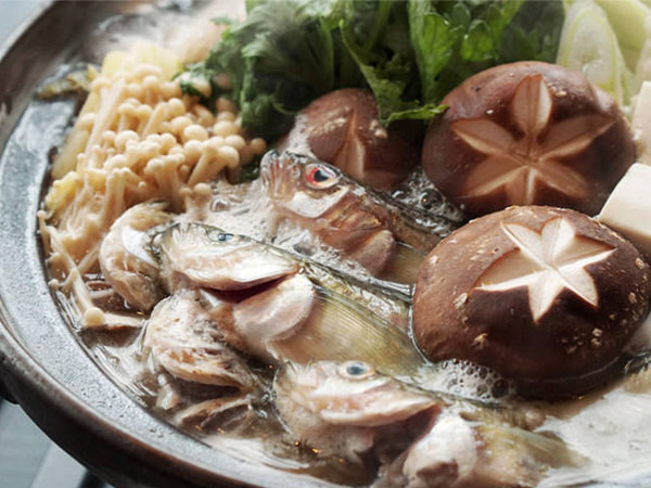 秋田の名物鍋を食べ尽くす。きりたんぽ鍋、熊鍋、ハタハタ鍋！記事のイメージ