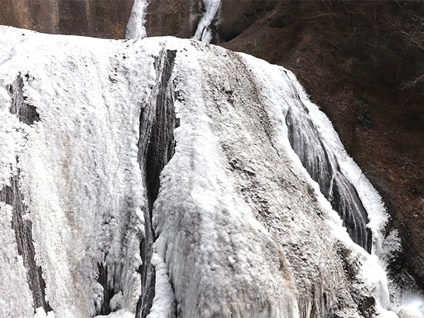 氷瀑「袋田の滝」へ！袋田温泉と、凍結した滝に癒やされるの記事イメージ