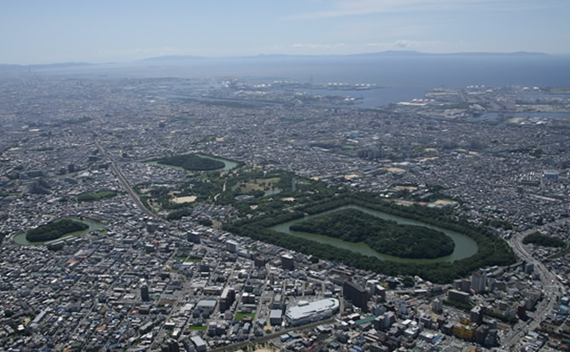 百舌鳥古墳群(北東から)