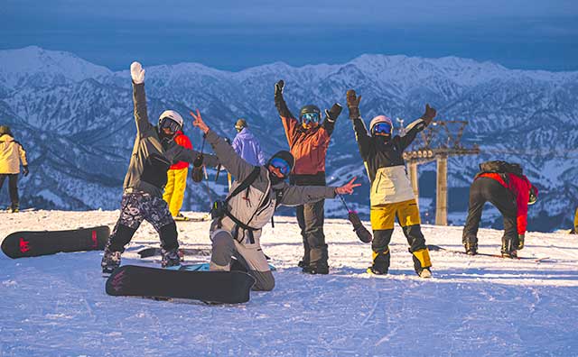 【3/14・21・28、4/4出発限定】ナイター券付きプラン