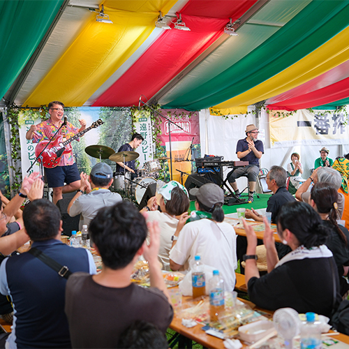 遠野ホップ収穫祭のステージ