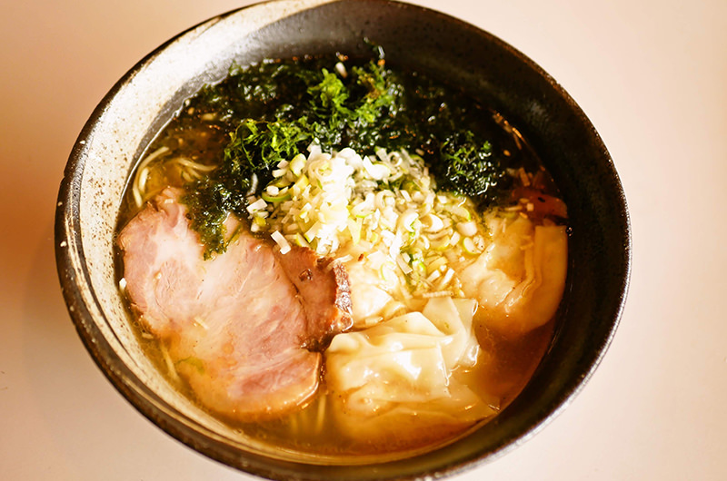 伊豆で魚介以外の穴場グルメを満喫する、男ひとり旅